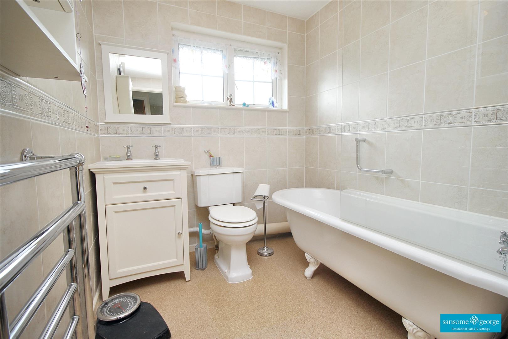 Simons Close, Tilehurst, Reading